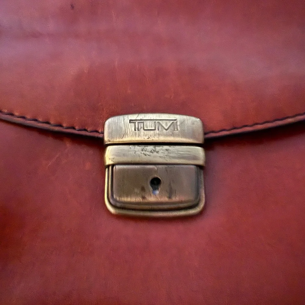 Vintage Tumi Dowel-Style Flap Briefcase Chestnut Brown Italian Leather Brass